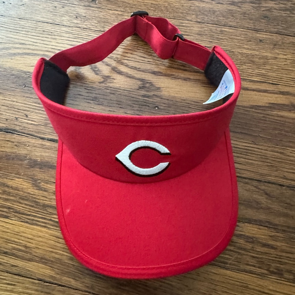 Cincinnati Reds genuine merchandise sunvisor cap